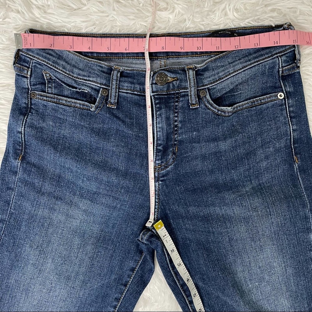 Banana Republic Girlfriend Jeans Distressed Raw Hem Dark Wash Women’s 28L - Picture 11 of 12